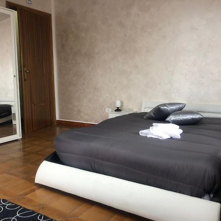 ויבו ולנטיה Valentia Rooms מראה חיצוני תמונה